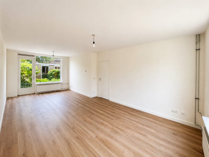 Photo 3 of Justus van Effenstraat 12