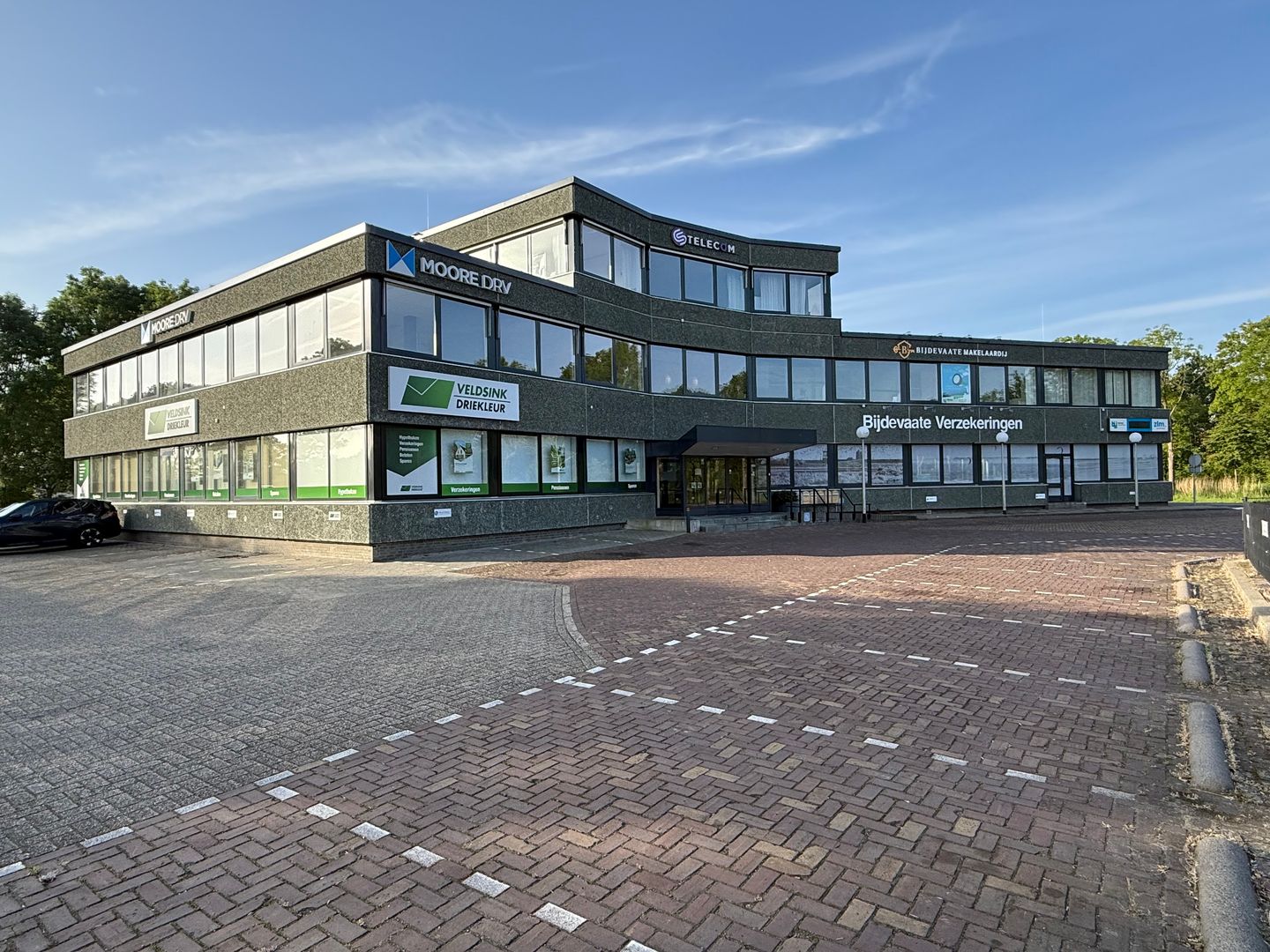 Bekijk foto 2 van Grachtweg 23