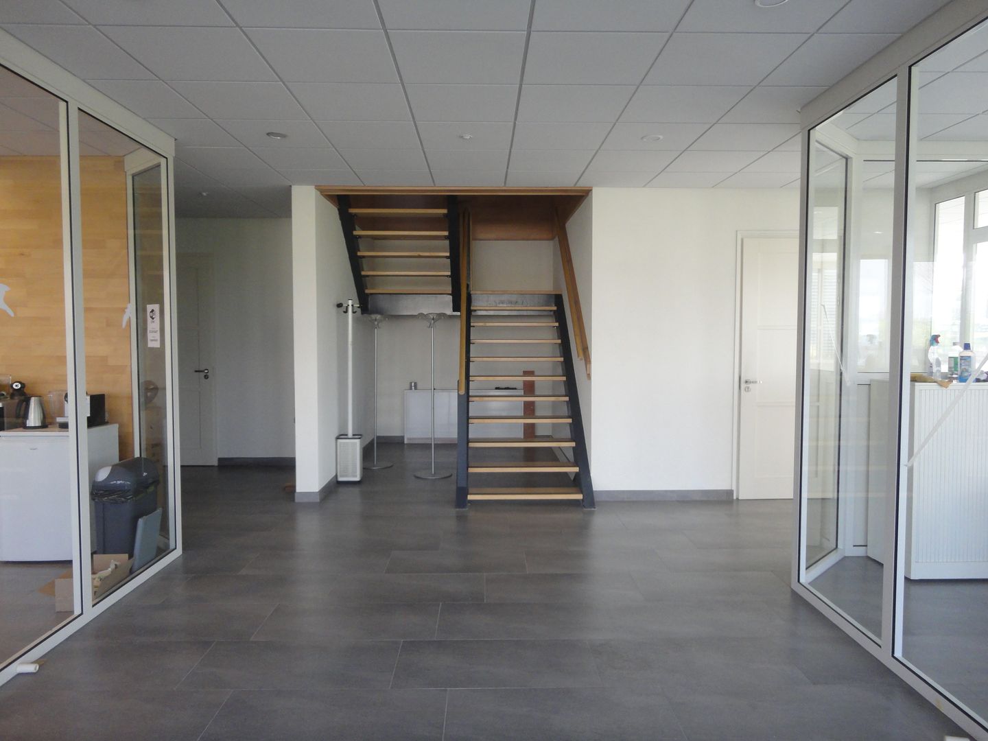 Bekijk foto 2 van Hoefsmid 7