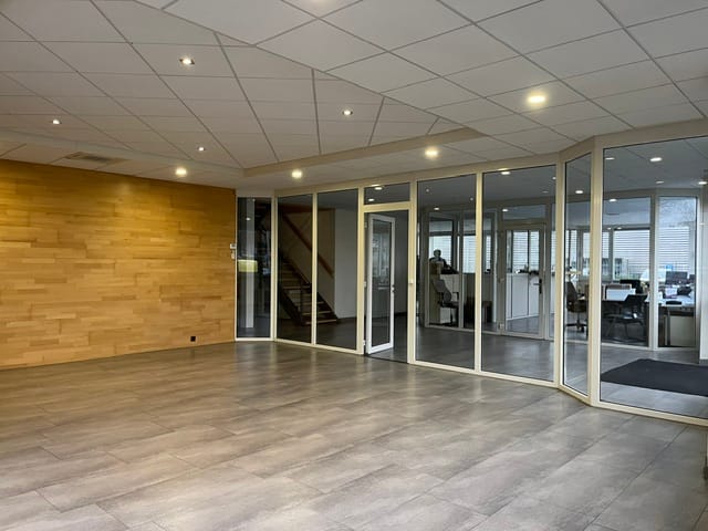 Bekijk foto 4 van Hoefsmid 7