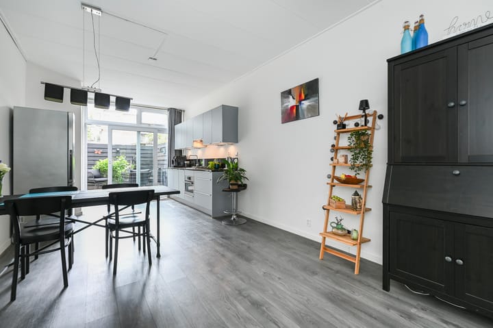 Appartement te koop: van de Wateringelaan 79, Voorburg
