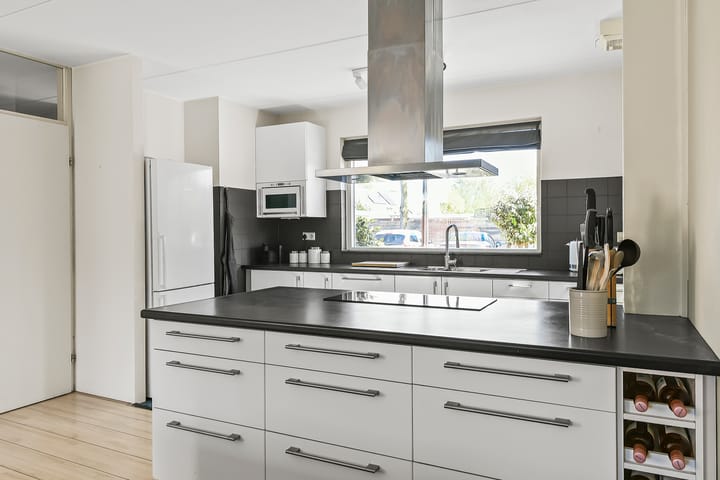 Tussenwoning te koop: Sonderholm 161, Hoofddorp