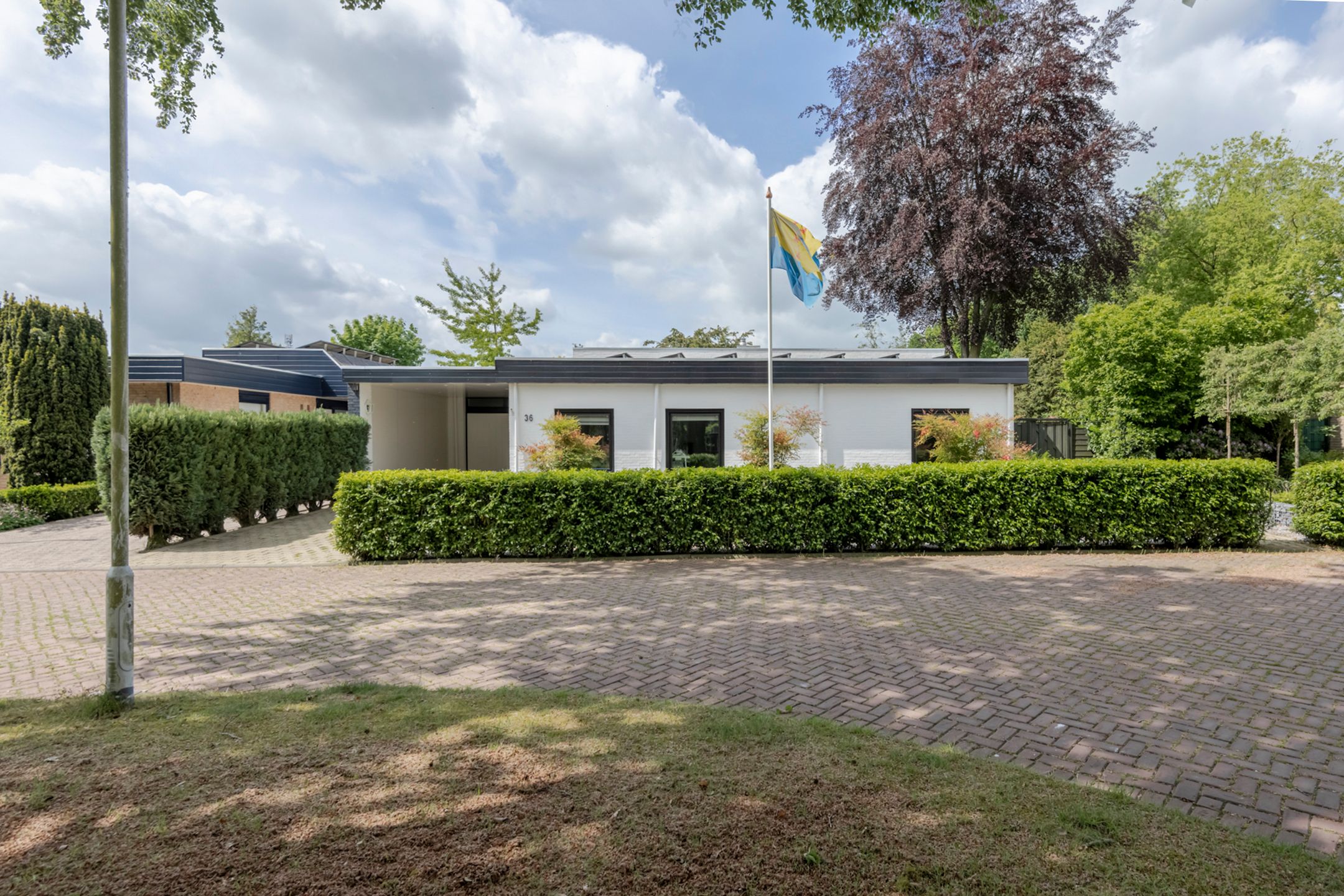 Photo 3 of Van Riebeeckstraat 36