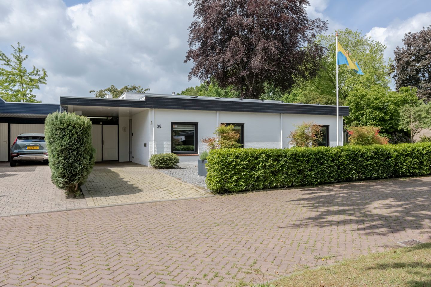 Photo 5 of Van Riebeeckstraat 36