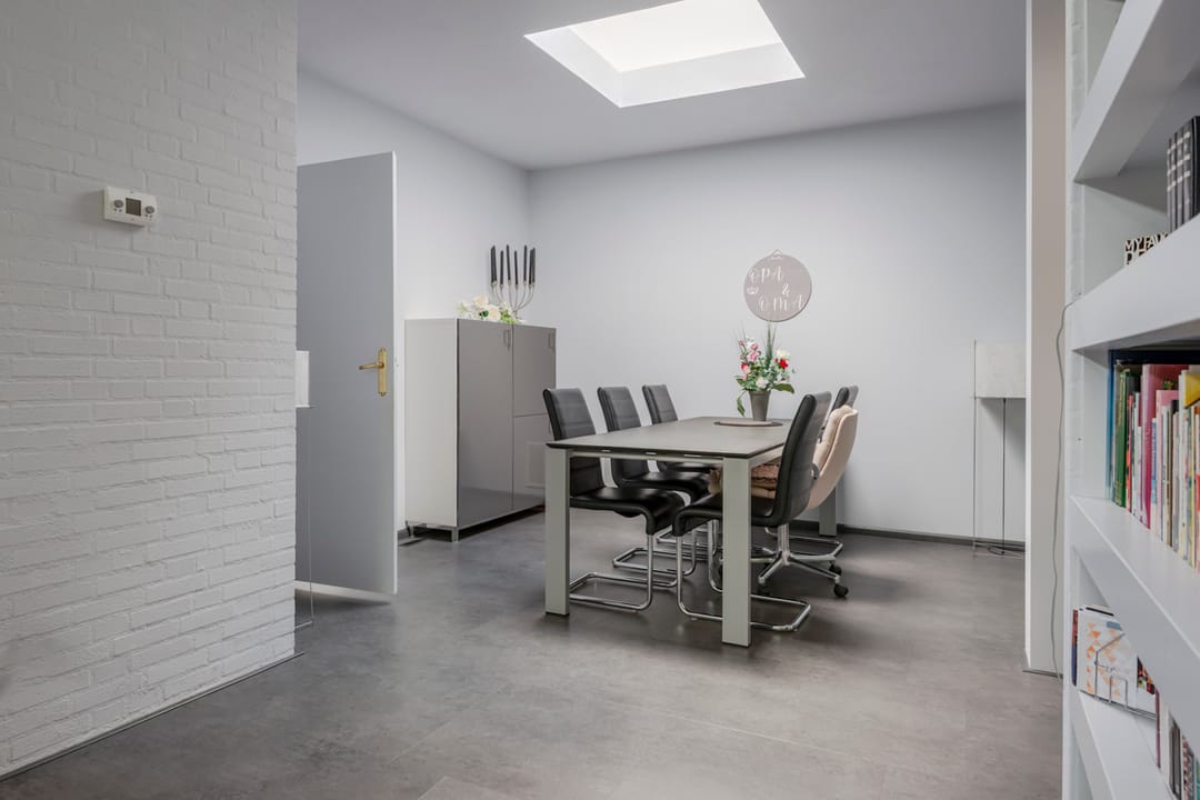 Photo 17 of Van Riebeeckstraat 36