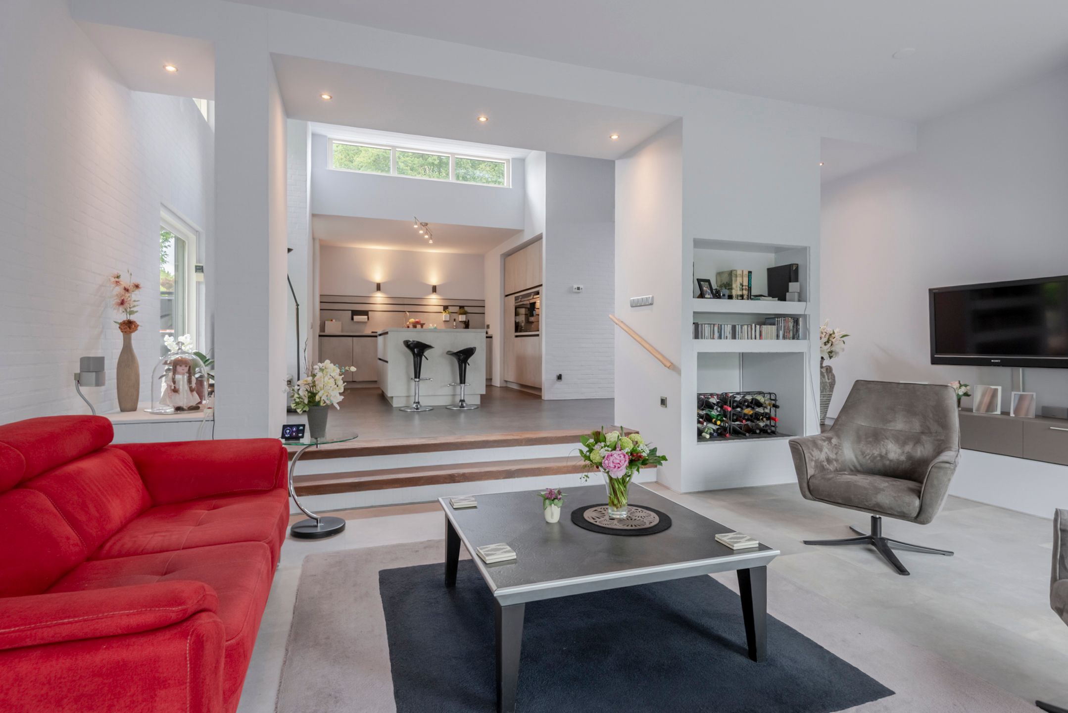 Photo 21 of Van Riebeeckstraat 36