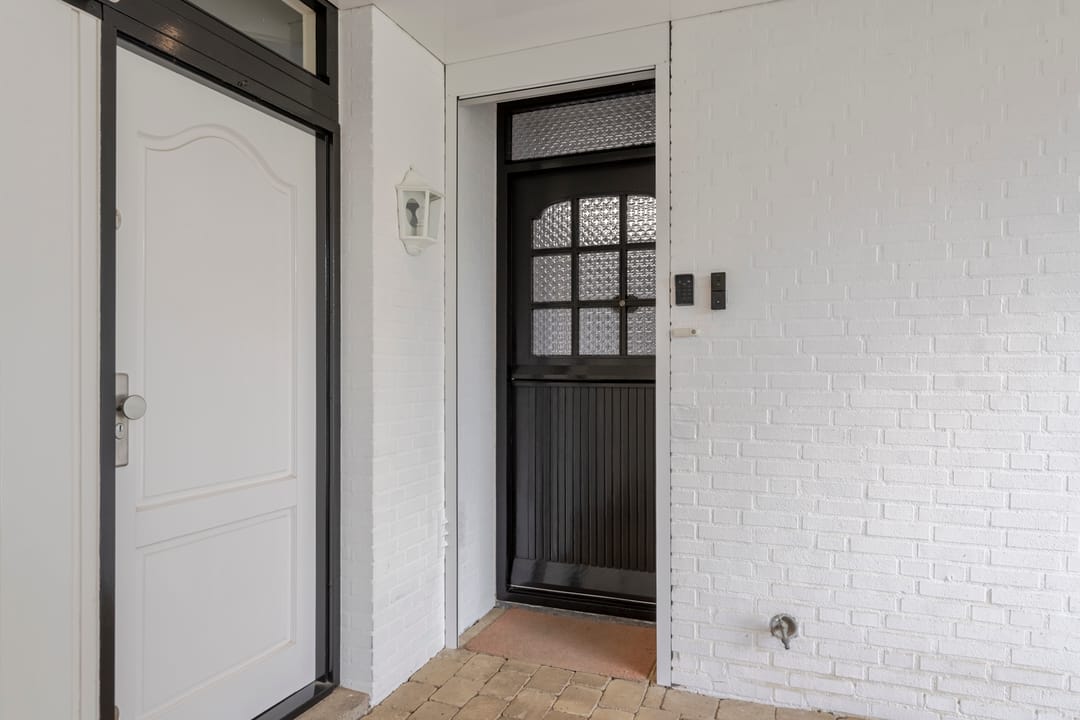 Photo 11 of Van Riebeeckstraat 36