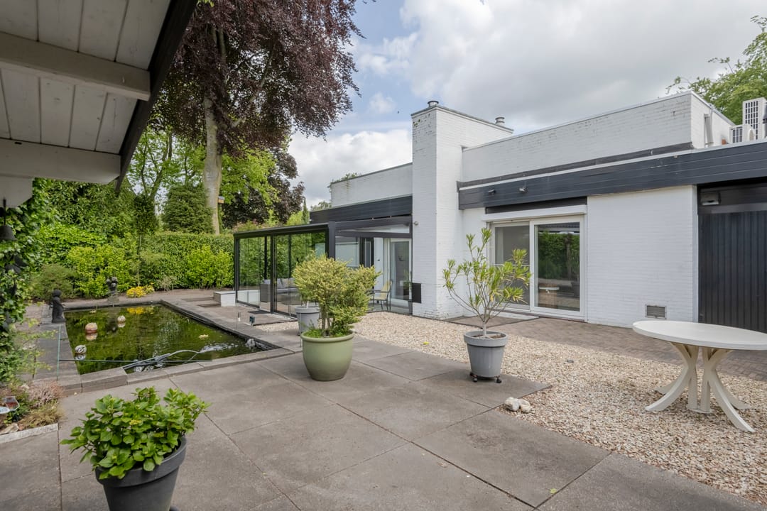 Photo 62 of Van Riebeeckstraat 36