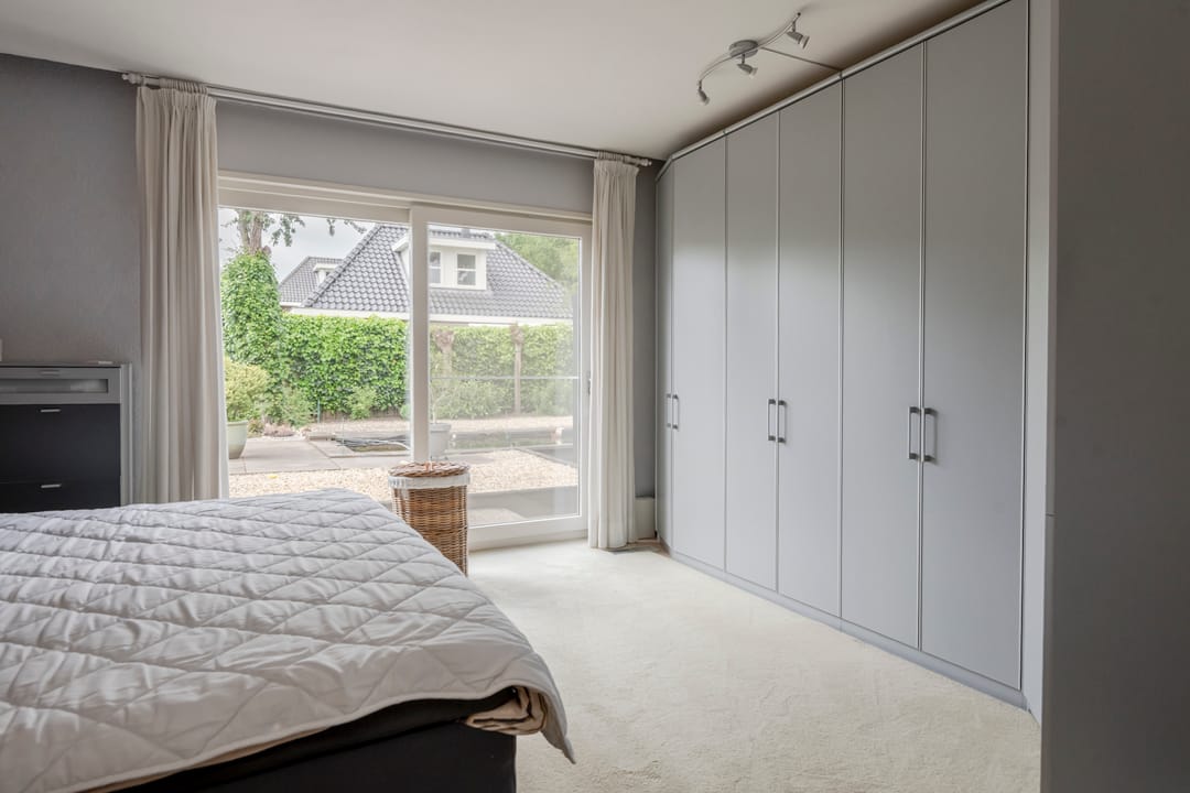 Photo 38 of Van Riebeeckstraat 36