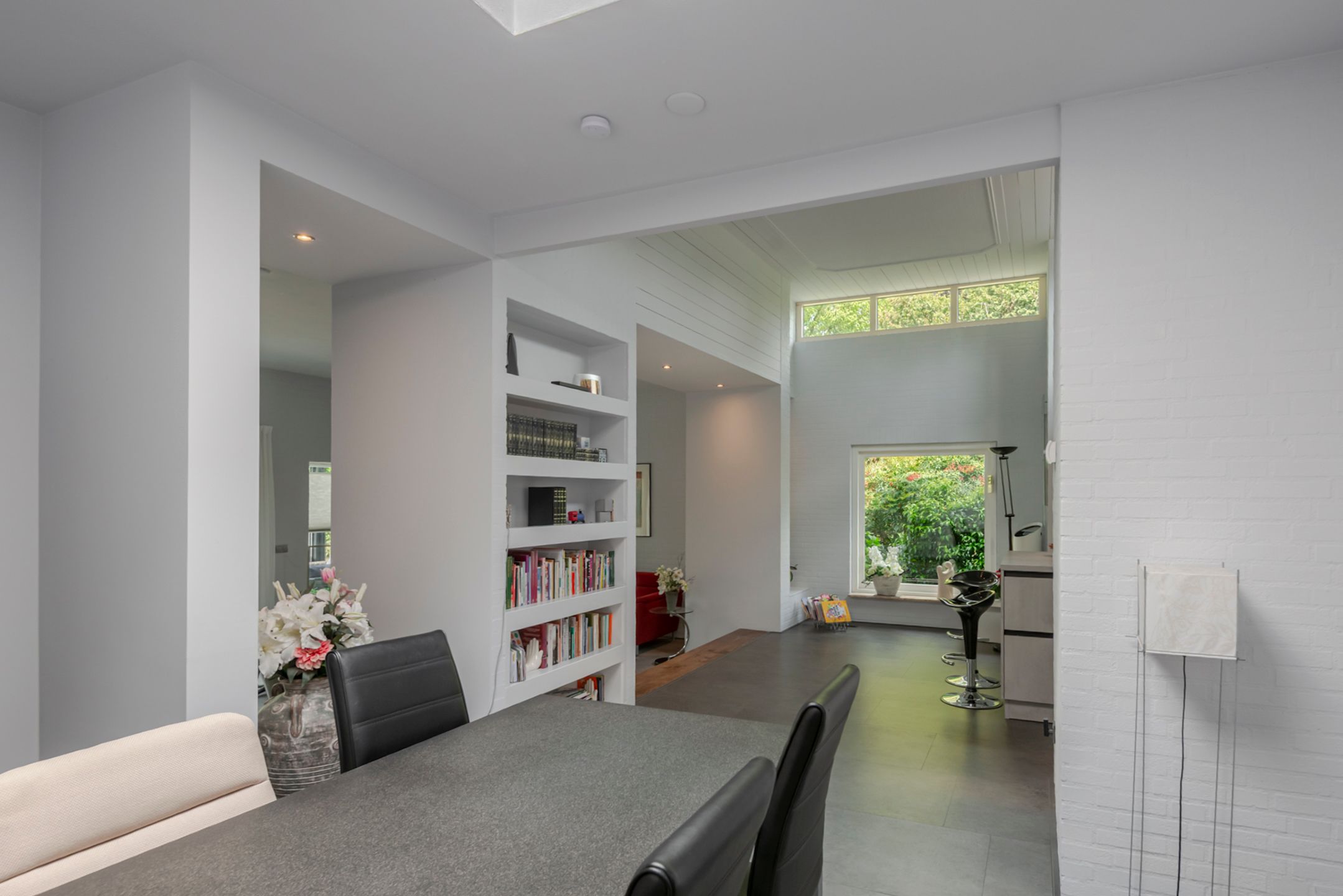 Photo 18 of Van Riebeeckstraat 36