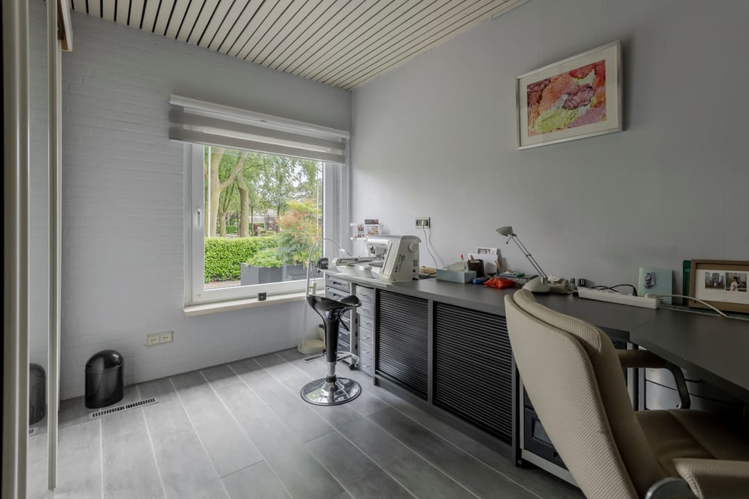 Photo 47 of Van Riebeeckstraat 36