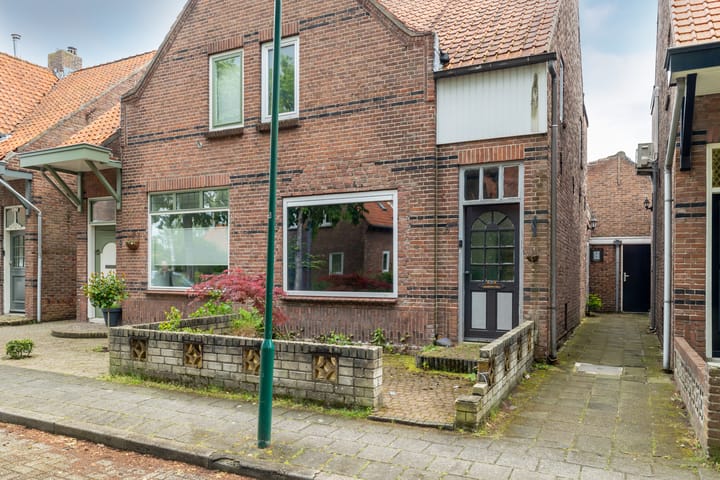 Tussenwoning te koop: Poststraat 6, Teteringen