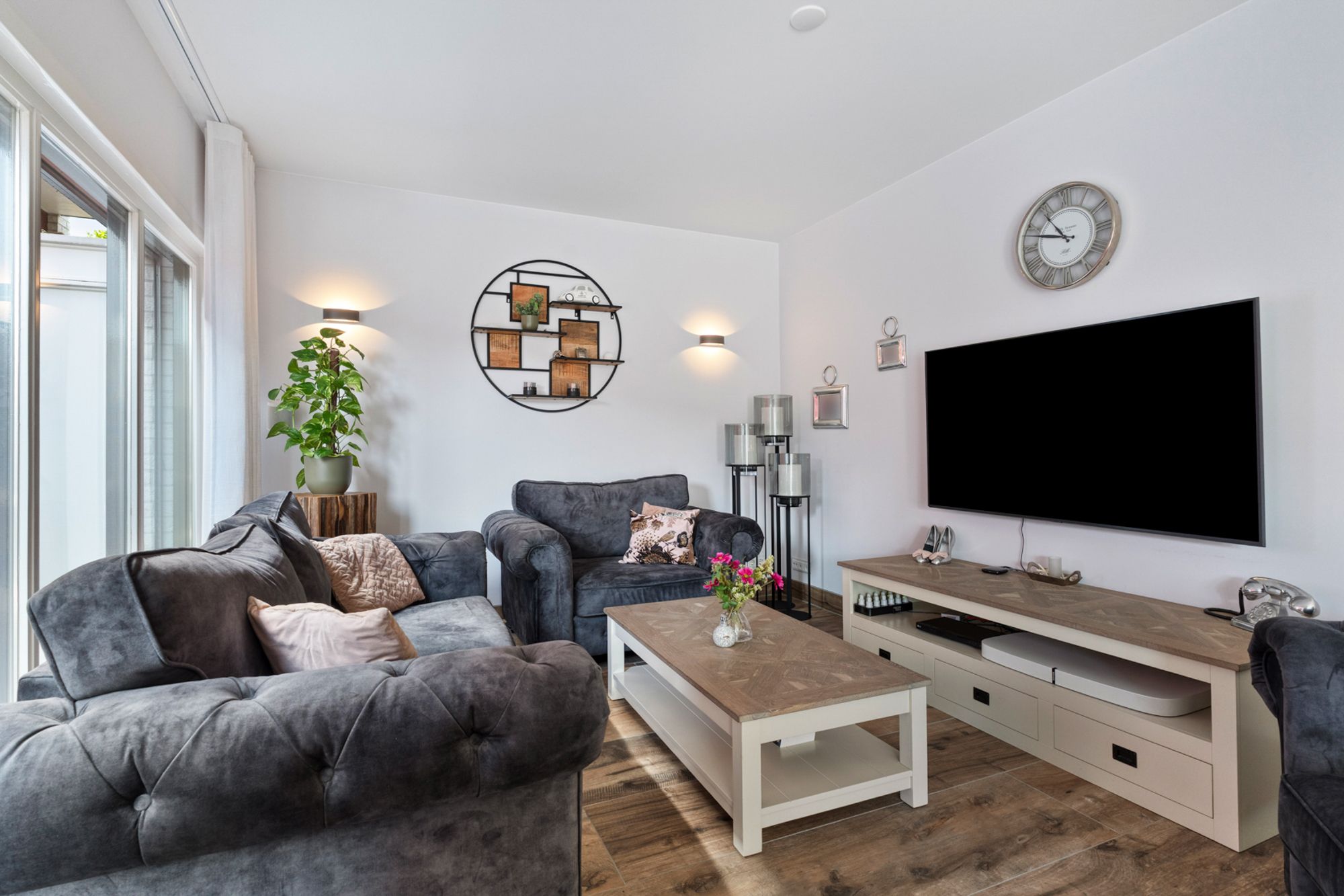 Luxury Combined Living and Working Property Near Almere Muziekwijk Station — 12