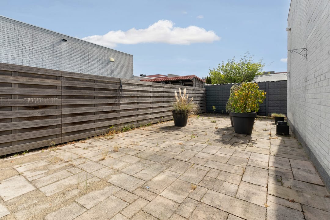 Luxury Combined Living and Working Property Near Almere Muziekwijk Station — 52