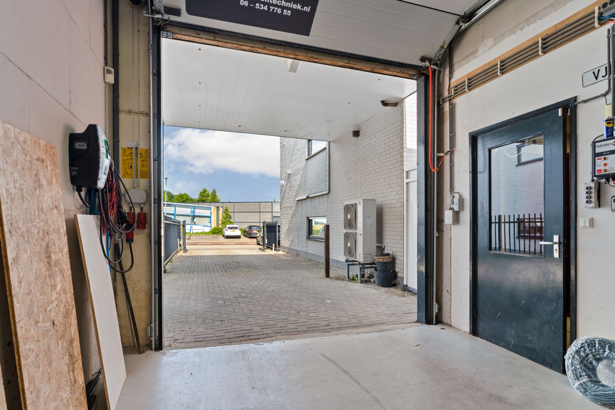 Luxury Combined Living and Working Property Near Almere Muziekwijk Station — 48