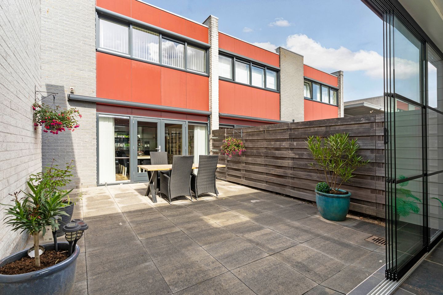 Luxury Combined Living and Working Property Near Almere Muziekwijk Station — 55