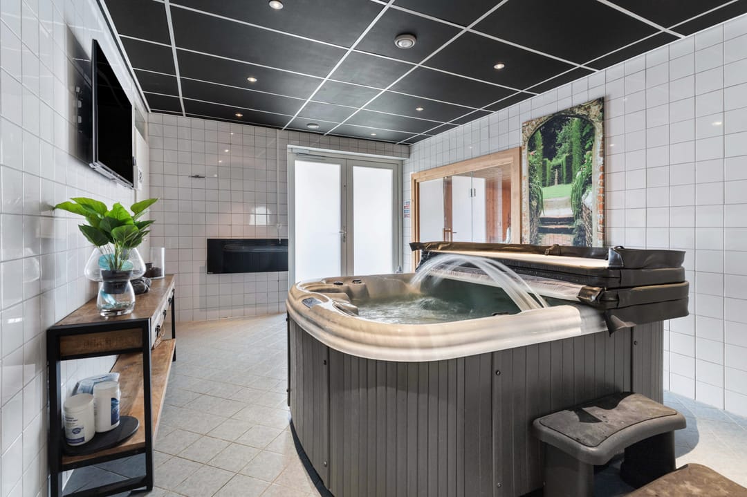 Luxury Combined Living and Working Property Near Almere Muziekwijk Station — 31