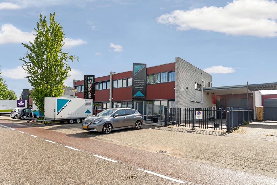 Luxury Combined Living and Working Property Near Almere Muziekwijk Station — 58