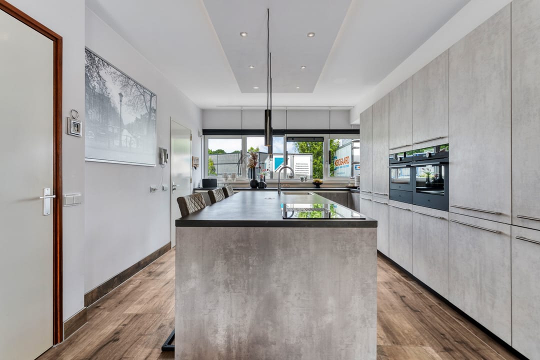 Luxury Combined Living and Working Property Near Almere Muziekwijk Station — 17
