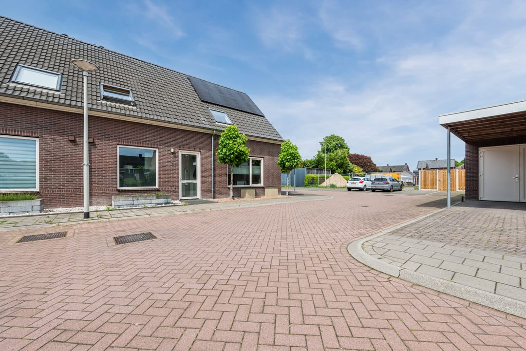Foto 41 van Esdoornstraat 10