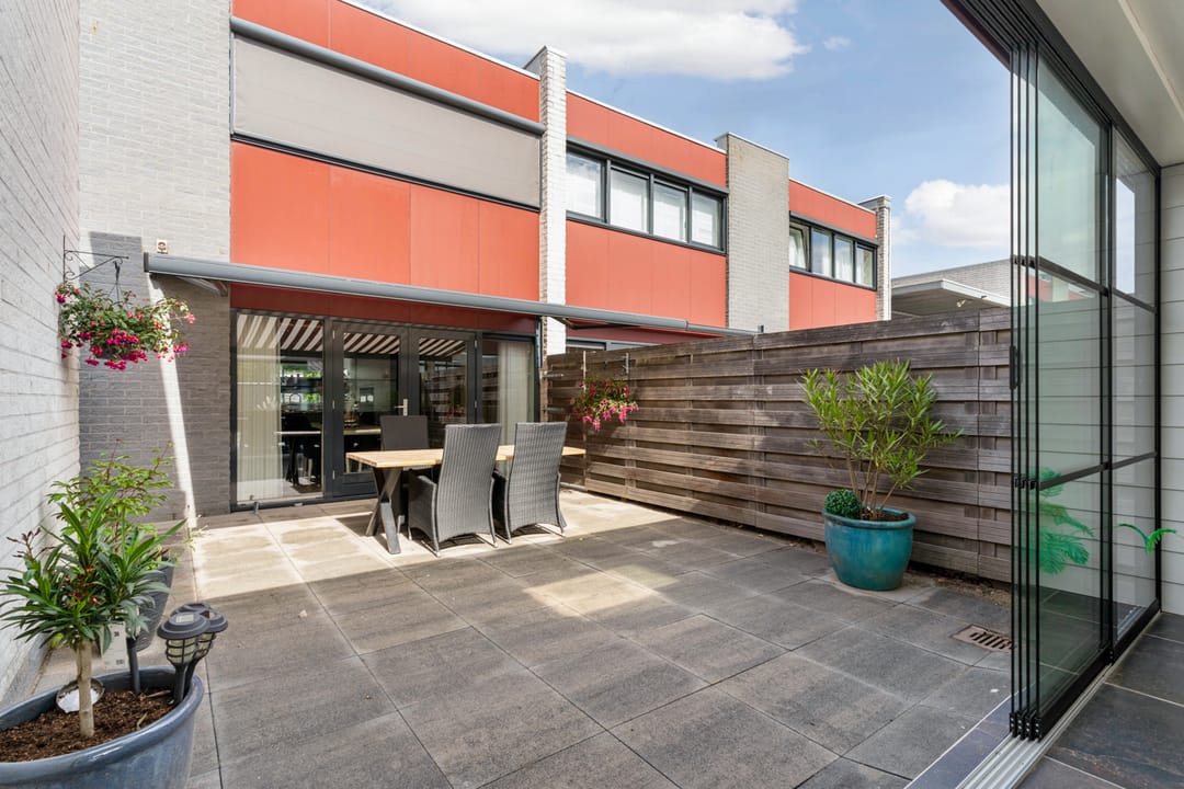 Luxury Combined Living and Working Property Near Almere Muziekwijk Station — 56
