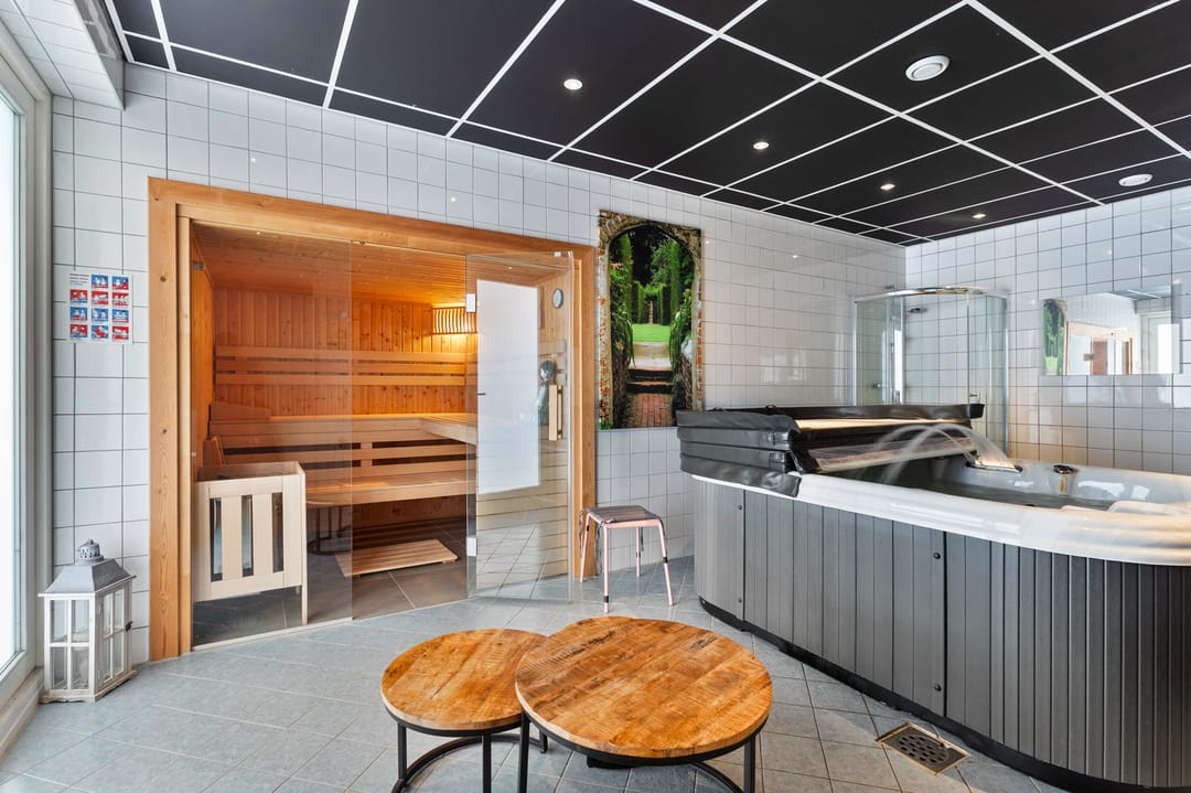 Luxury Combined Living and Working Property Near Almere Muziekwijk Station — 32