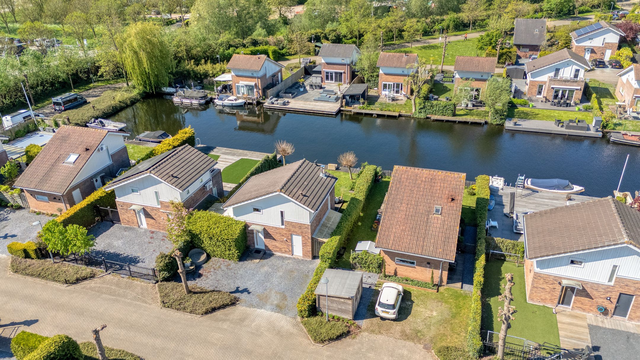 2-bedroom freehold villa in Vinkeveen — photo 1 of 5