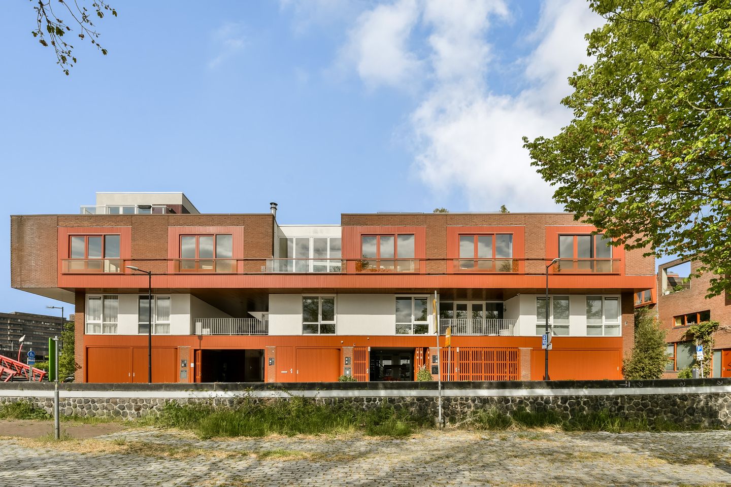 Foto 1 van P.E. Tegelbergplein 18