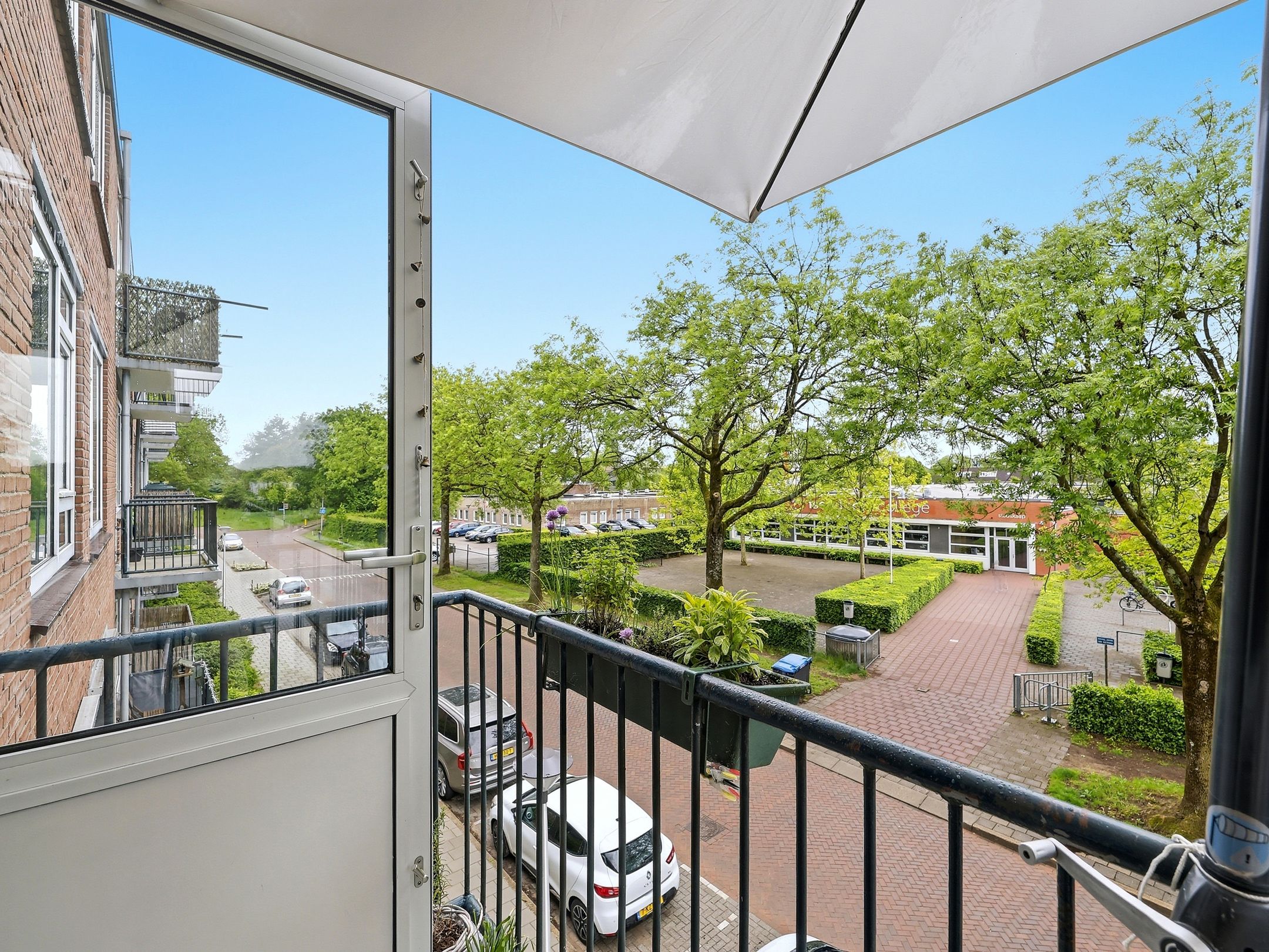 Photo 12 of Paulus Potterstraat 119