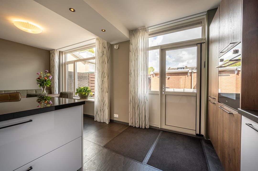 Photo 13 of Ridder van Dorpstraat 7