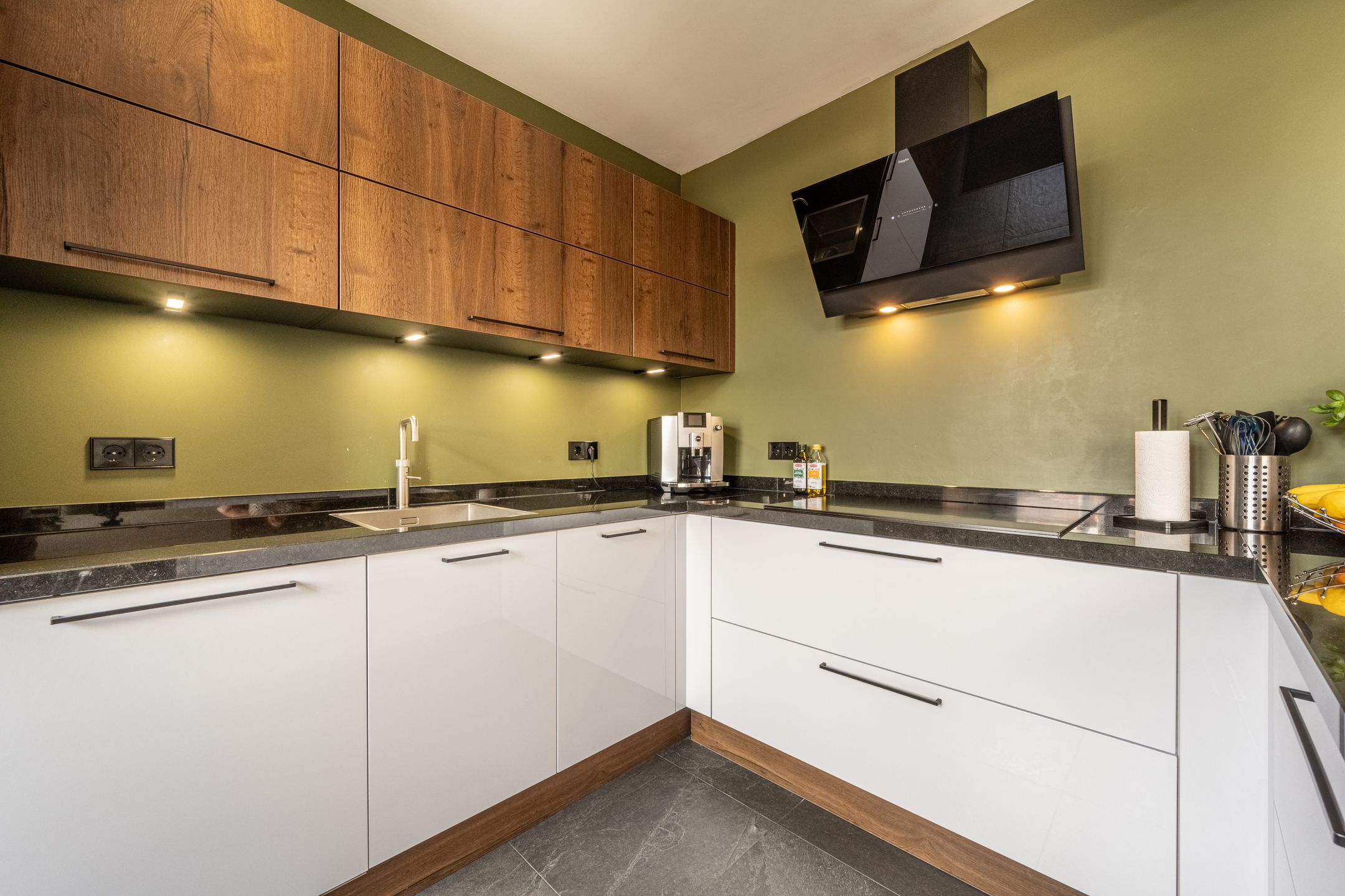 Photo 12 of Ridder van Dorpstraat 7