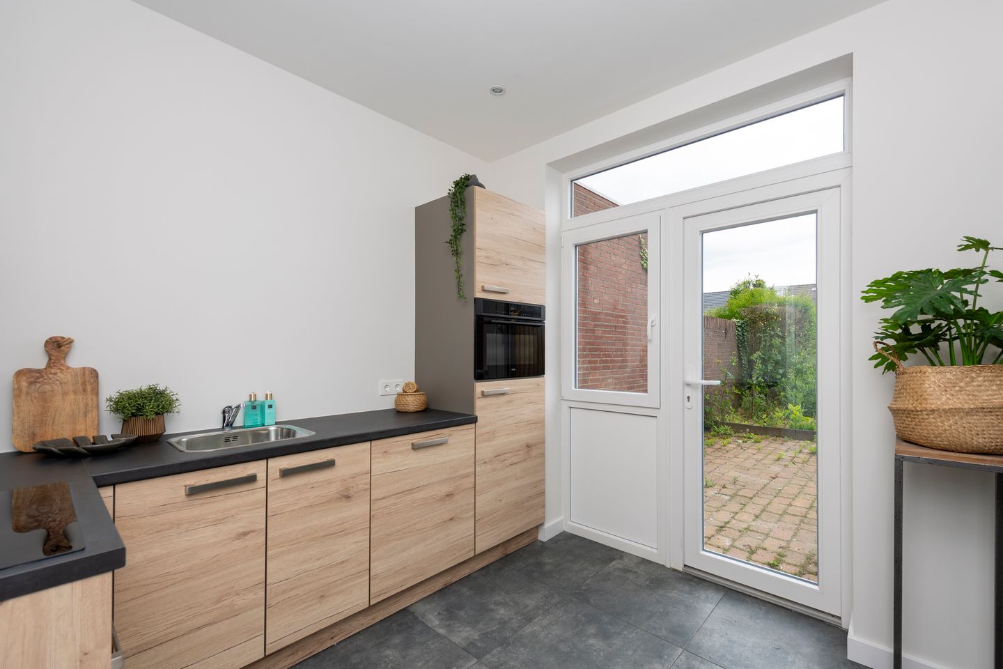 Photo 4 of Kruisherenstraat 13