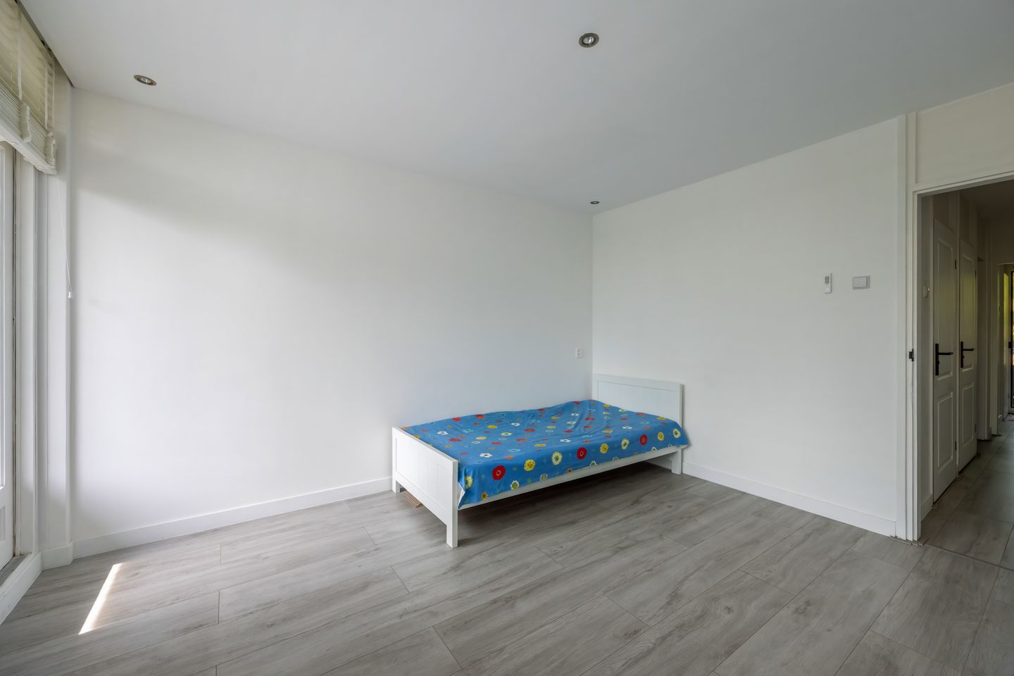Modern three room apartment with lift and south facing balcony in Hilversum — 25