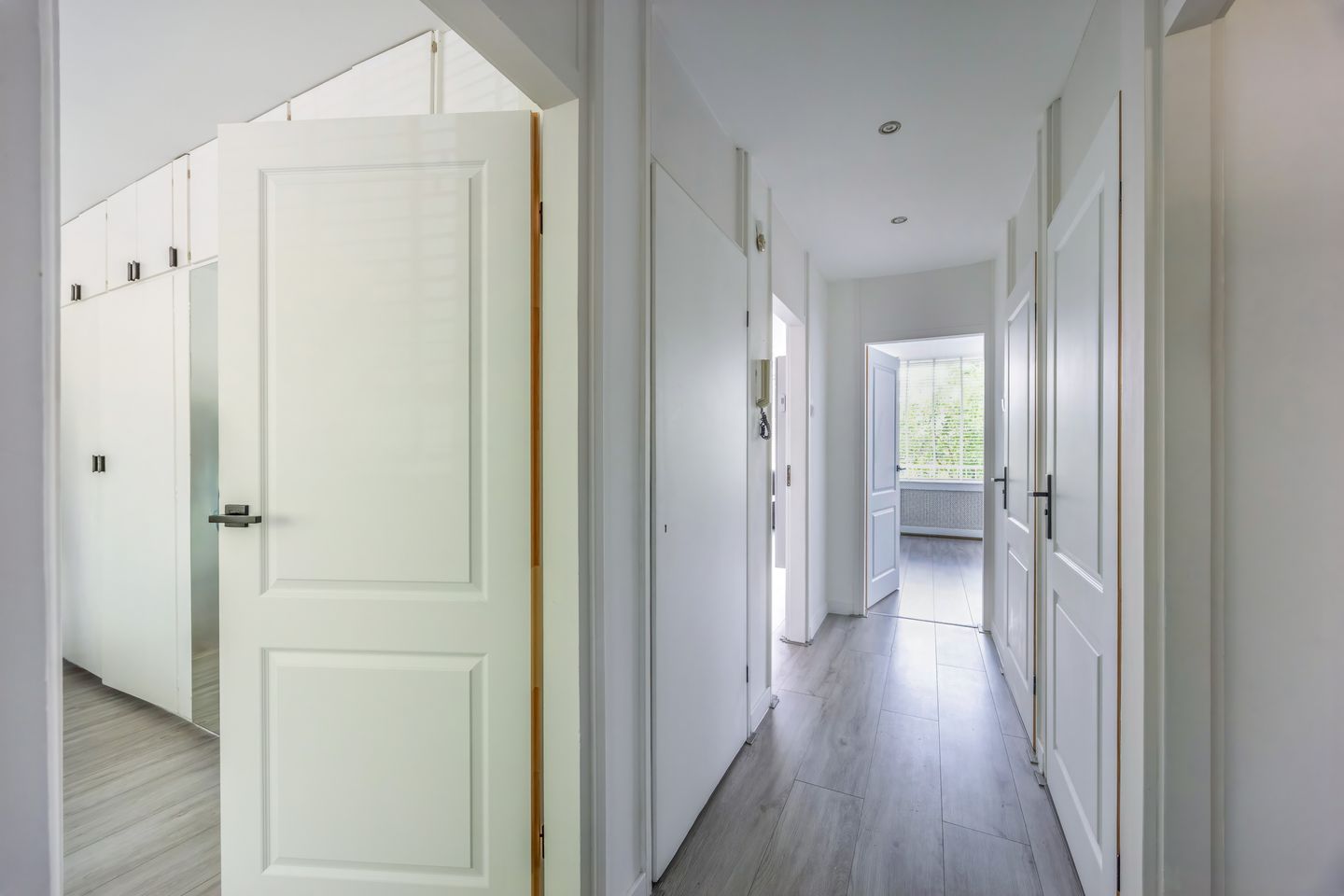Modern three room apartment with lift and south facing balcony in Hilversum — 19