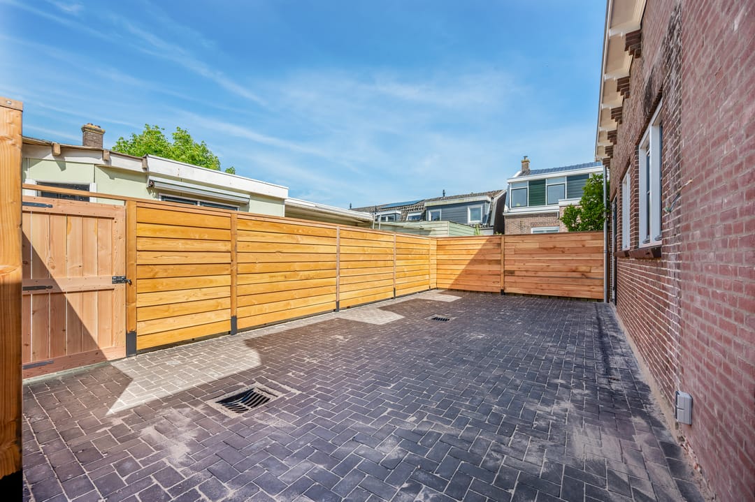 Photo 8 of Warmoesstraat 120