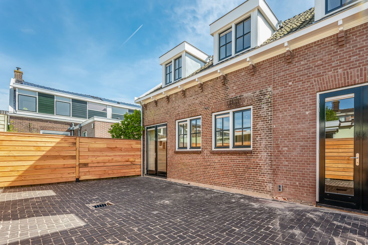 Photo 10 of Warmoesstraat 120