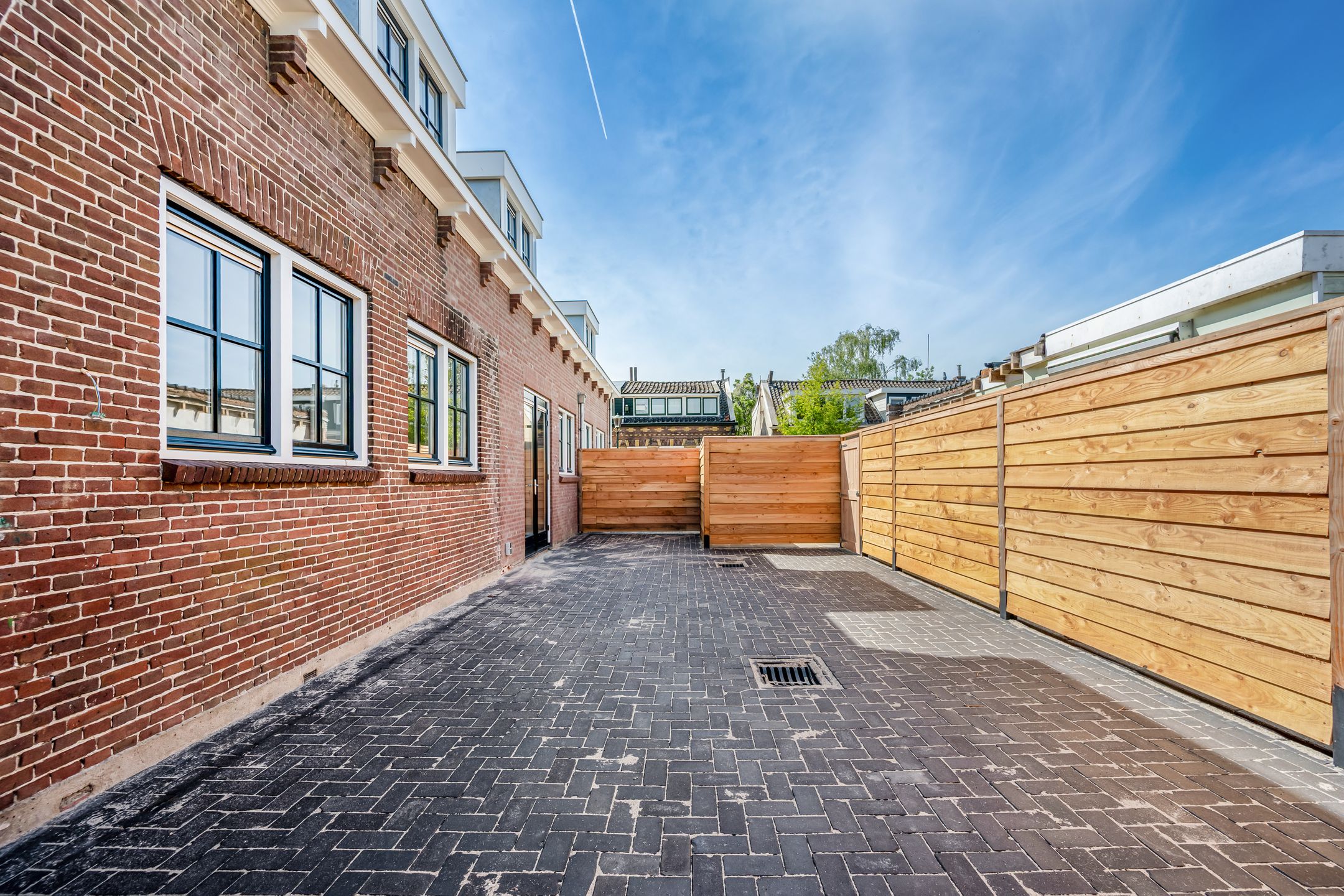 Photo 9 of Warmoesstraat 120
