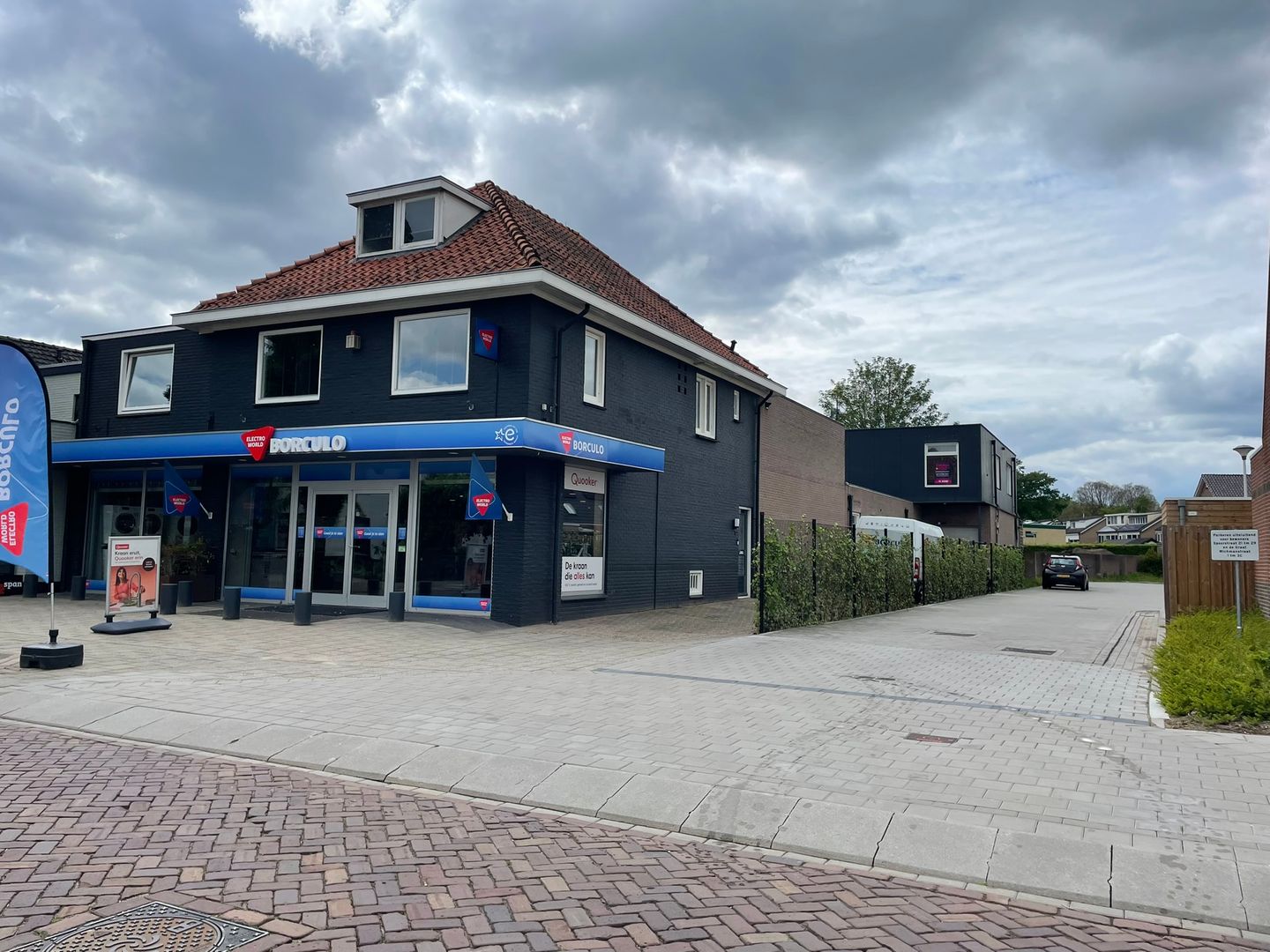 Bekijk foto 1 van Spoorstraat 19