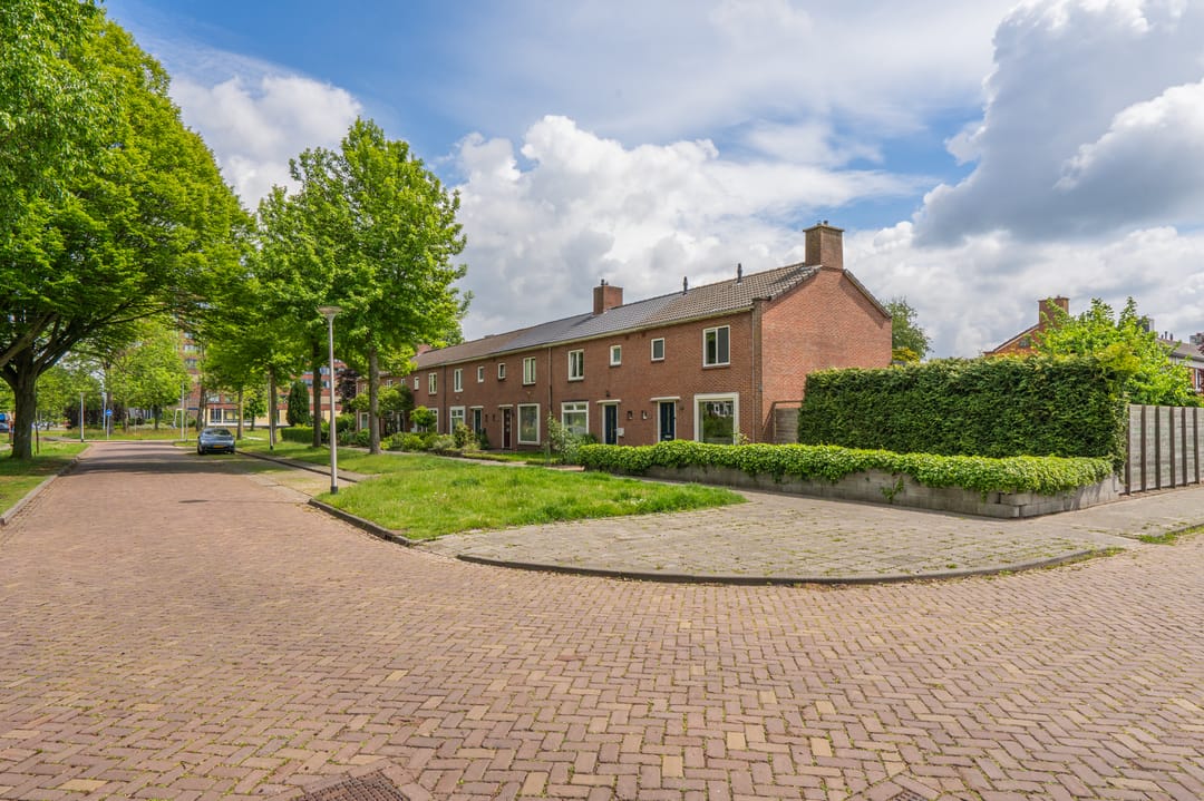 Photo 2 of van Heuven Goedhartlaan 13
