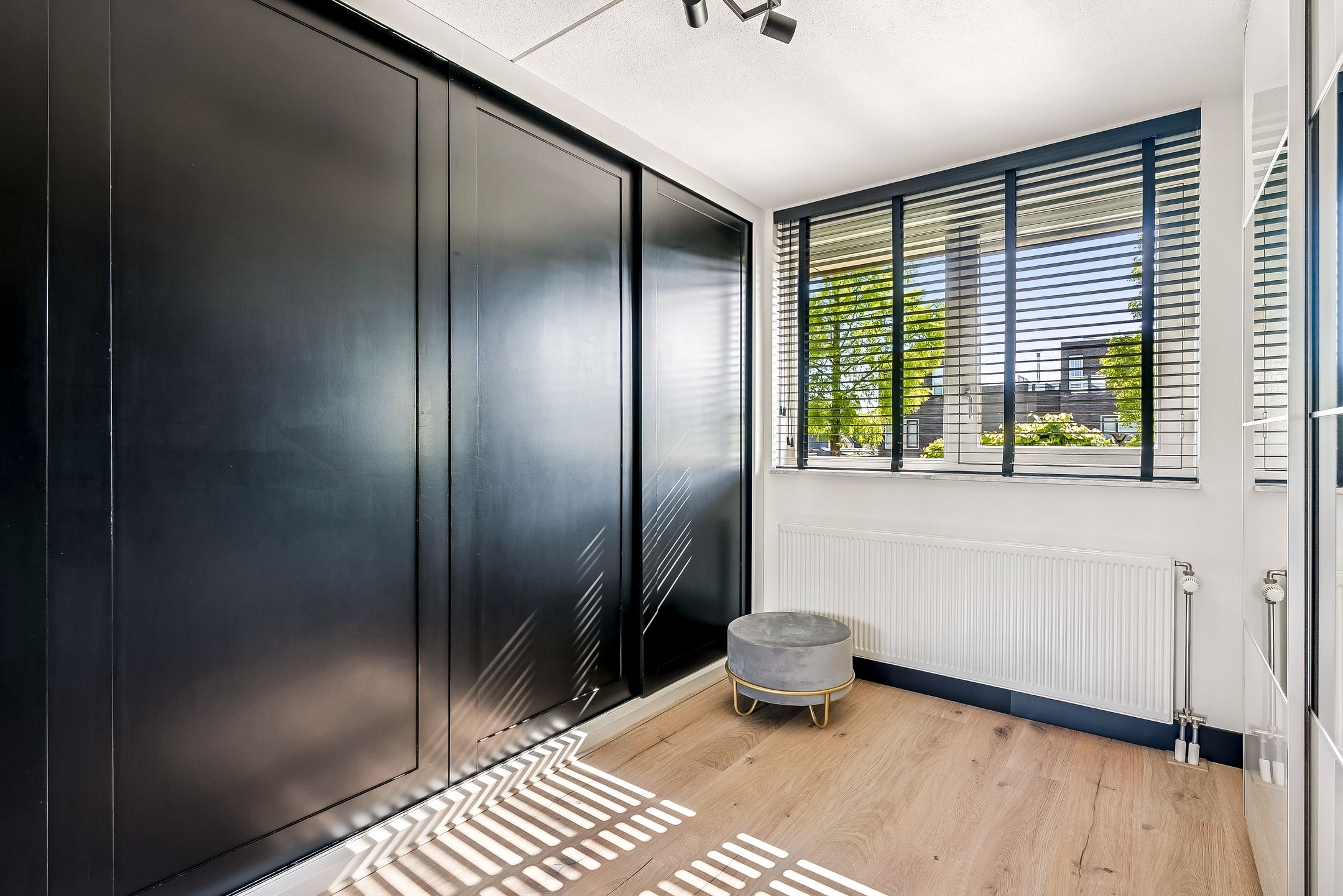 Spacious Corner Home with 1930s Character in Family-Friendly De Landerijen — 30