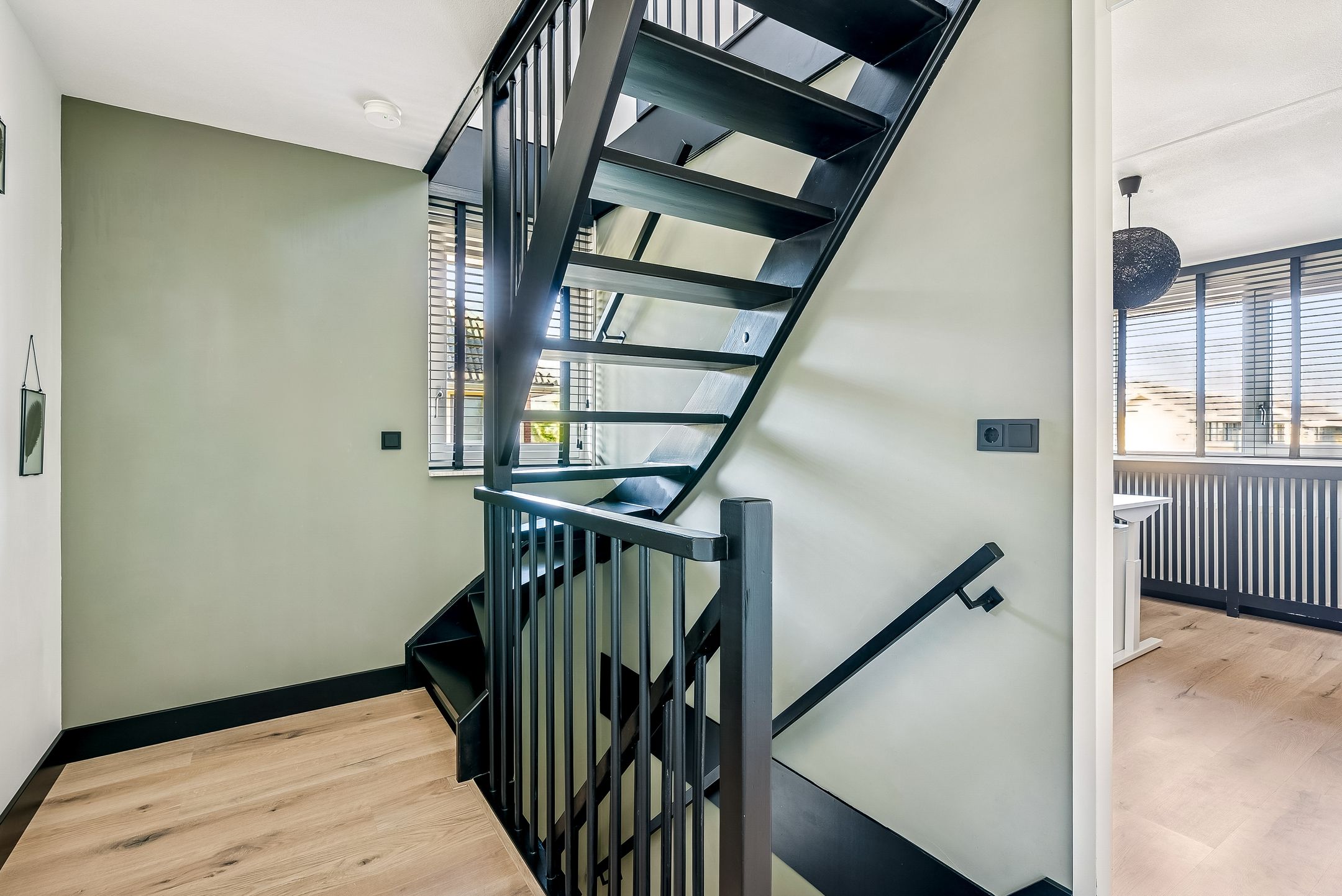 Spacious Corner Home with 1930s Character in Family-Friendly De Landerijen — 27