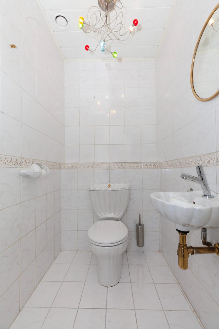 Twee-onder-één-kap te huur: Buitenwatersloot 343A, Delft
