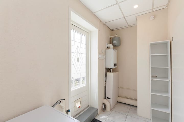 Twee-onder-één-kap te huur: Buitenwatersloot 343A, Delft