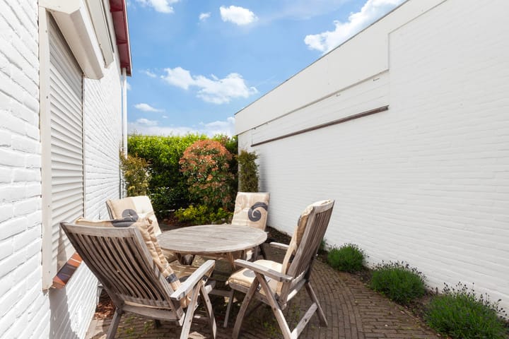 Twee-onder-één-kap te huur: Buitenwatersloot 343A, Delft