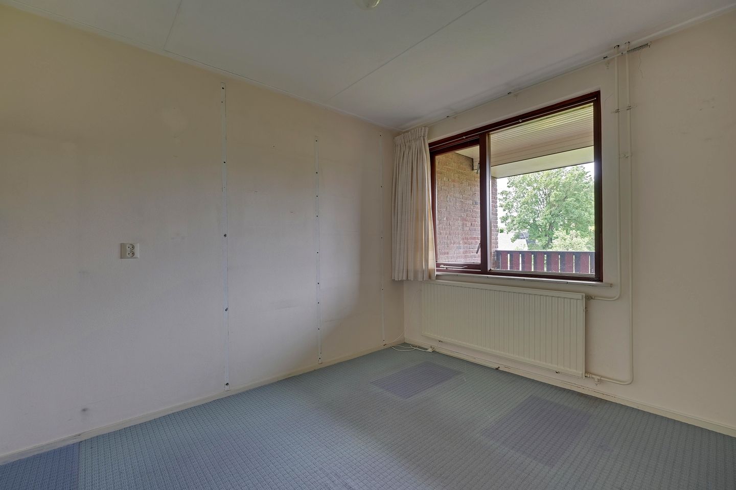 Spacious Terraced Home with Extension Potential and Deep Southwest-Facing Garden — 20