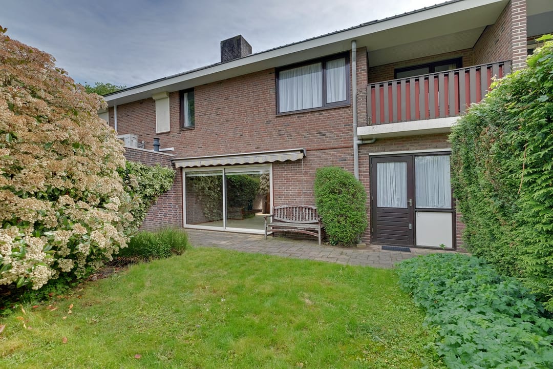 Spacious Terraced Home with Extension Potential and Deep Southwest-Facing Garden — 28