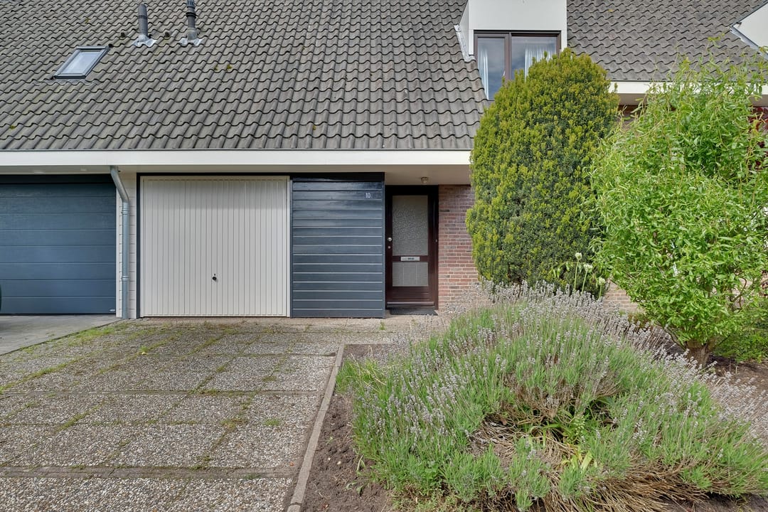 Spacious Terraced Home with Extension Potential and Deep Southwest-Facing Garden — 31