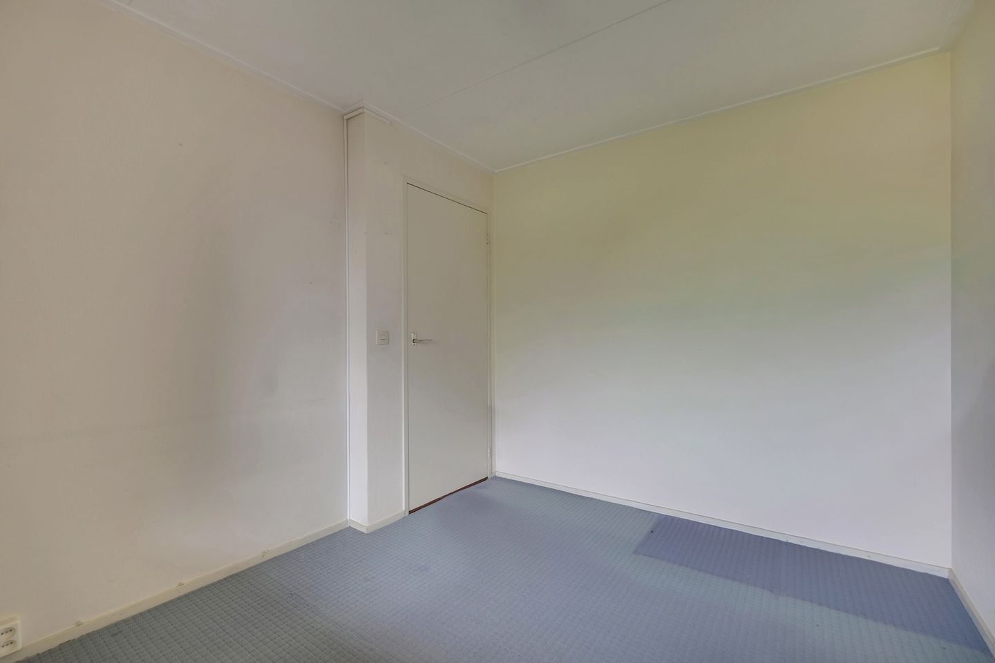 Spacious Terraced Home with Extension Potential and Deep Southwest-Facing Garden — 19