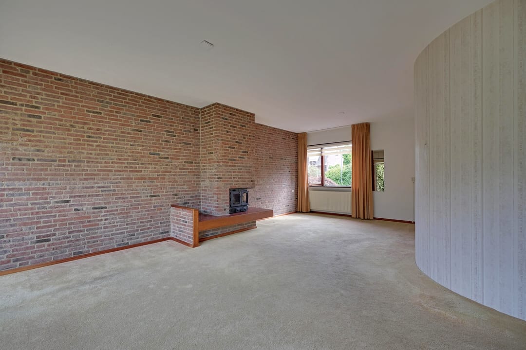 Spacious Terraced Home with Extension Potential and Deep Southwest-Facing Garden — 8