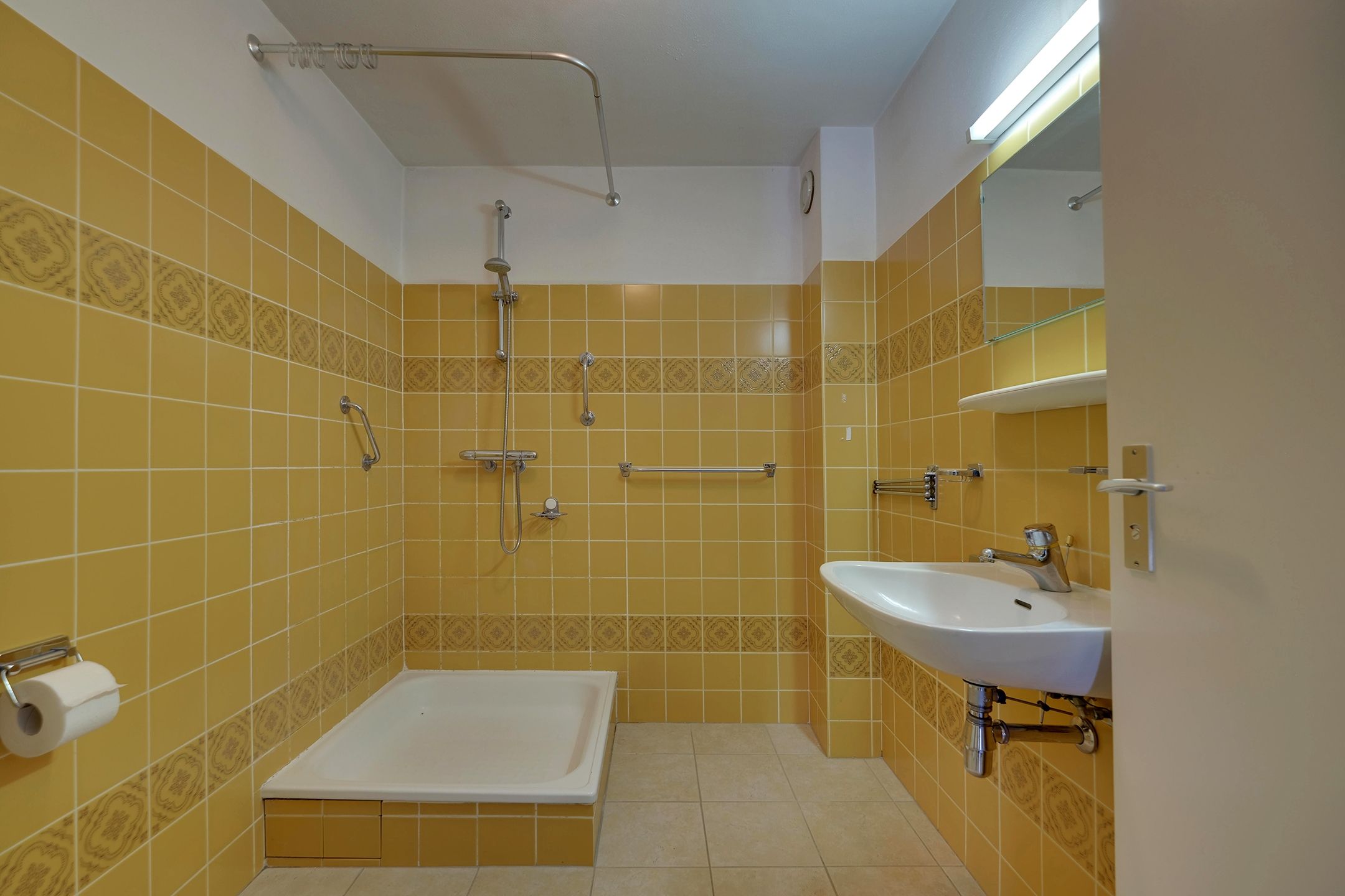 Spacious Terraced Home with Extension Potential and Deep Southwest-Facing Garden — 21